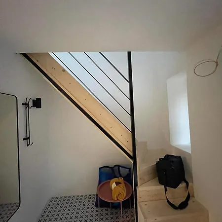 Isteni Apartment