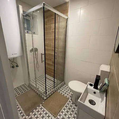 Isteni Apartment *